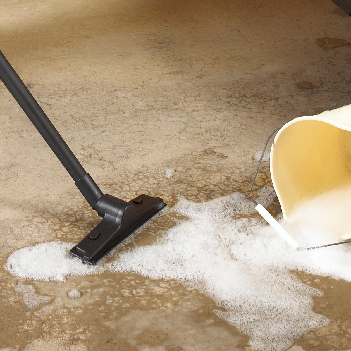 ShopVac® 12 inch X 11/4 inch diameter Deluxe Floor Nozzle with Brush