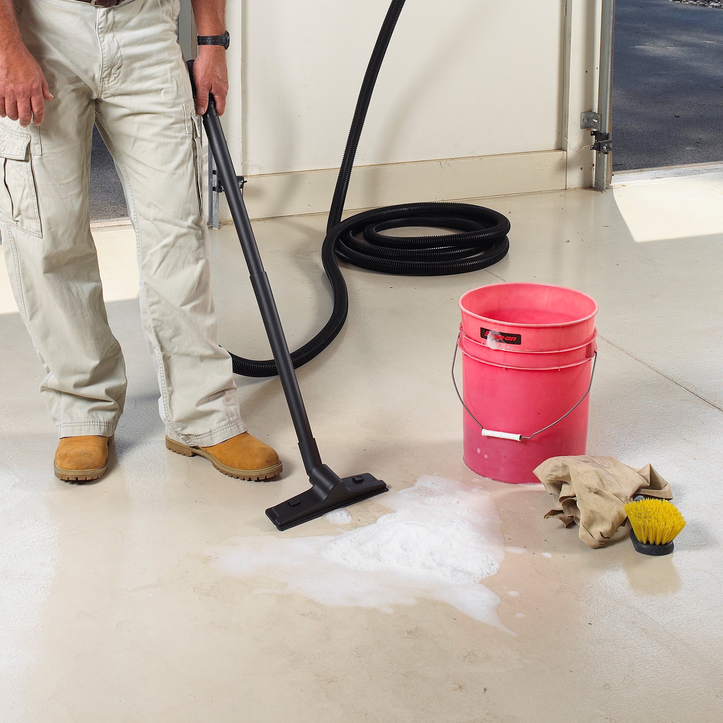 Shop-Vac® 12 inch X 1-1/4 inch diameter Deluxe Floor Nozzle with